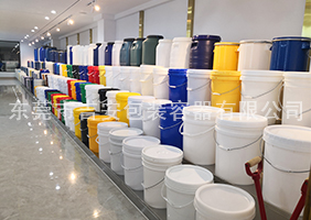 色屄吉安容器一楼涂料桶、机油桶展区